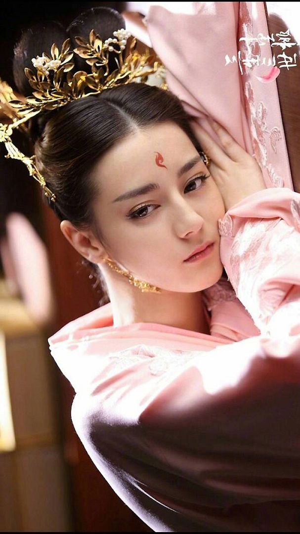 Dilraba Dilmurat and Vengo Gao reunite in Three Lives Three Worlds The